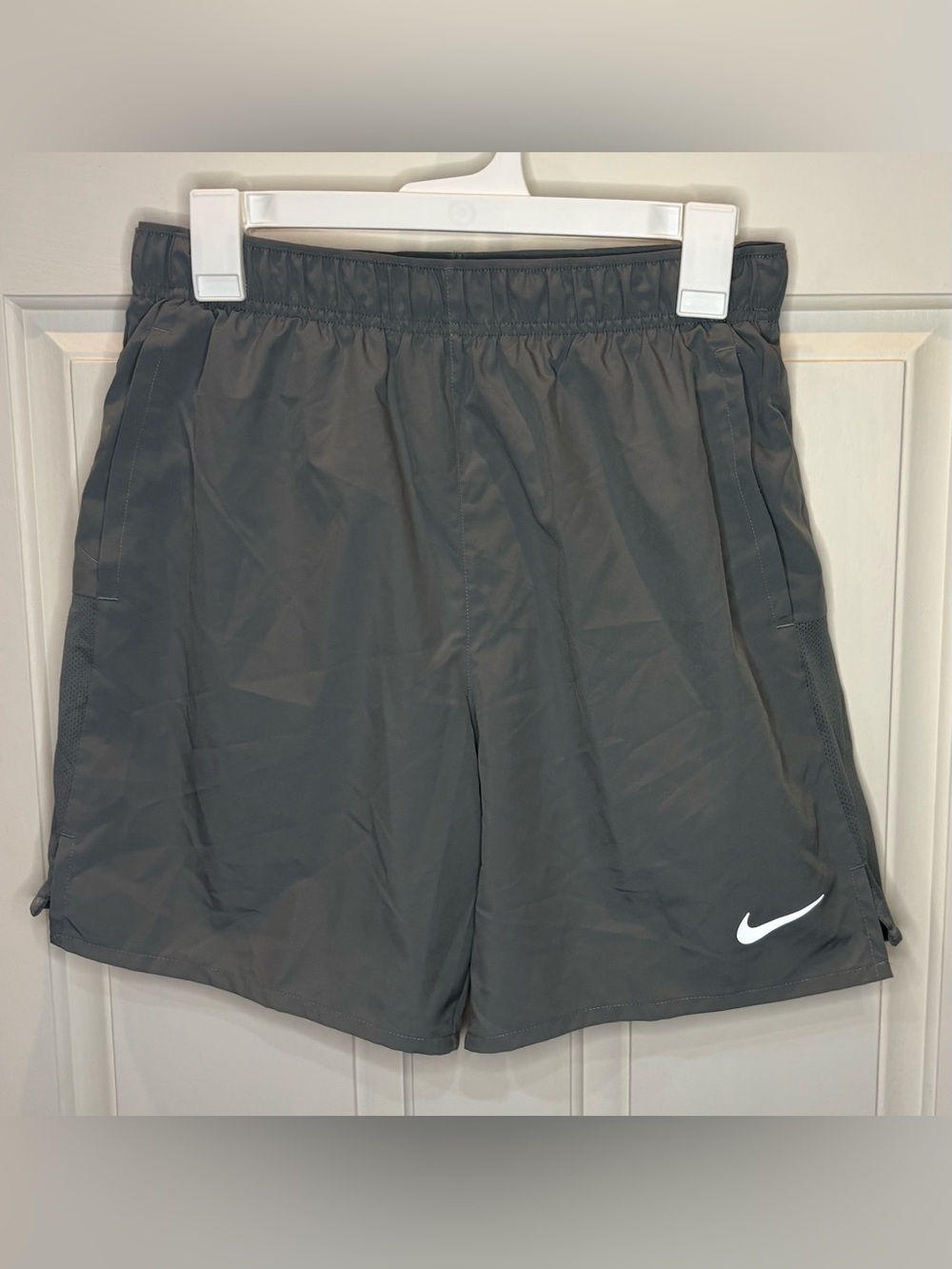 Nike Dri-FIT Men's Running Shorts Side Pockets Drawstring Gray Size S DV9359-084